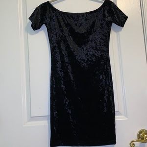 Forever 21 off the shoulder black velvet dress.